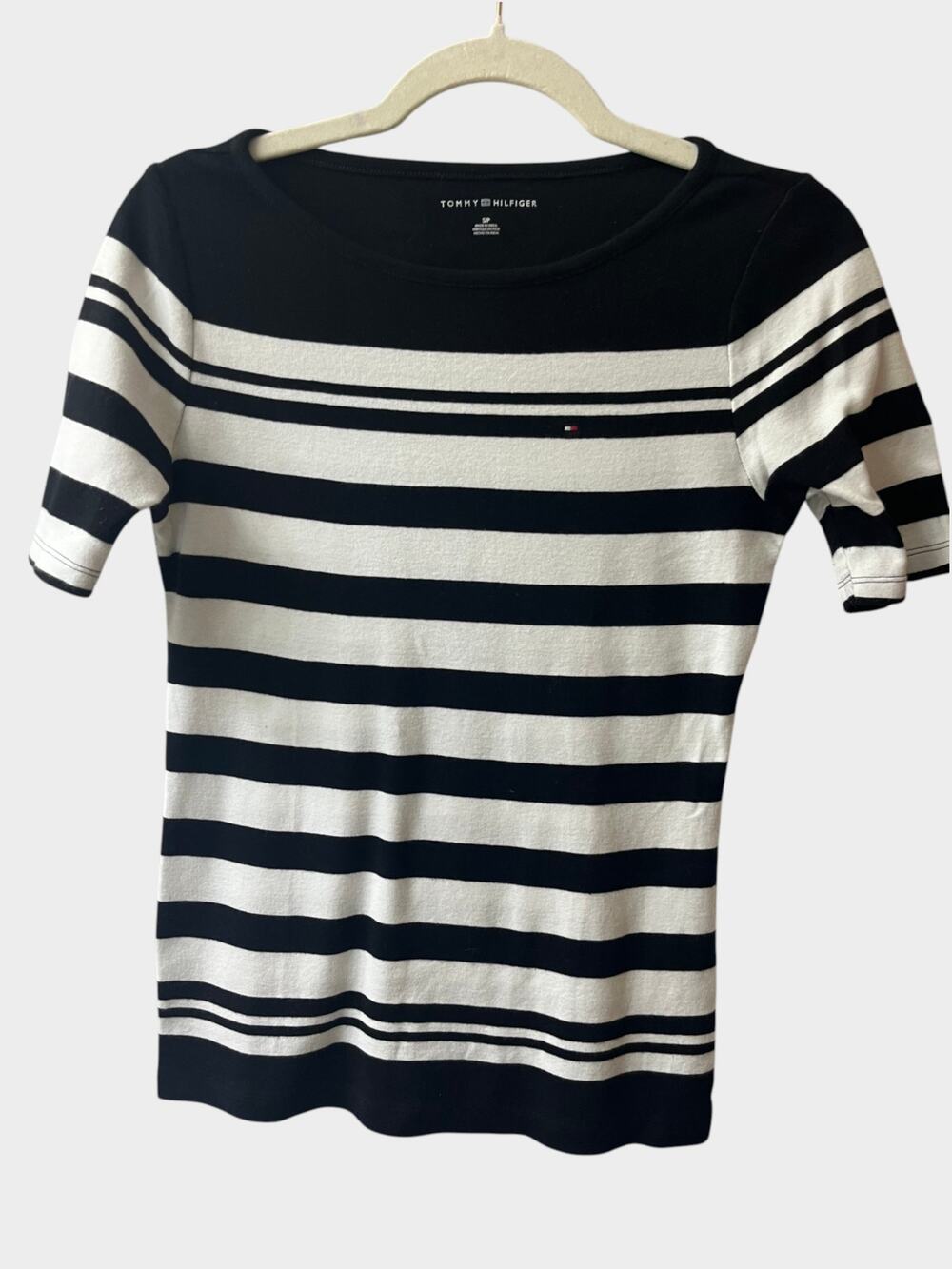 Tommy Hilfiger figure-hugging tshirt Small